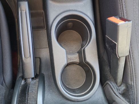 Used 2018 Jeep Wrangler Sport image 14