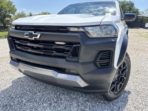 Used 2023 Chevrolet Colorado Trail Boss w/ LPO, Dark Essentials Package AWD/4WD image 9