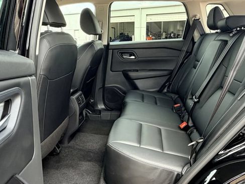 Used 2026 Nissan Rogue SL FWD image 28