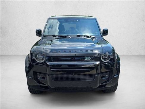 Used 2024 Land Rover Defender 110 X-Dynamic SE AWD/4WD image 2