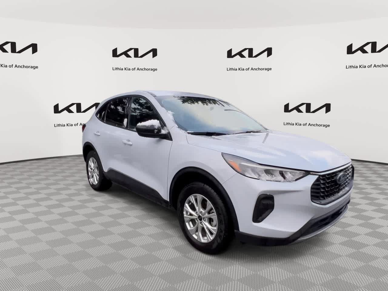 Used 2025 Ford Escape Active AWD/4WD image 3
