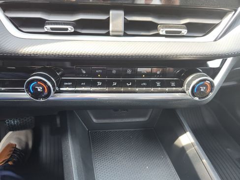 New 2026 Chevrolet Equinox LT image 17