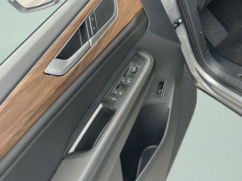 New 2026 Volkswagen Atlas SE image 23