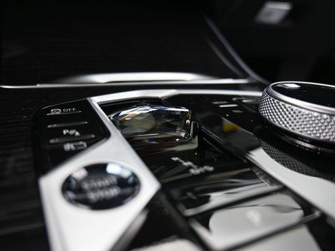 New 2026 BMW X5 xDrive50e w/ Executive Package image 15