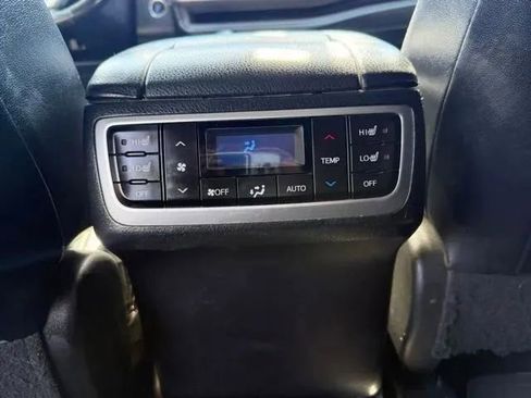 Used 2017 Toyota Highlander Limited Platinum w/ Carpet Mat Package FWD image 31
