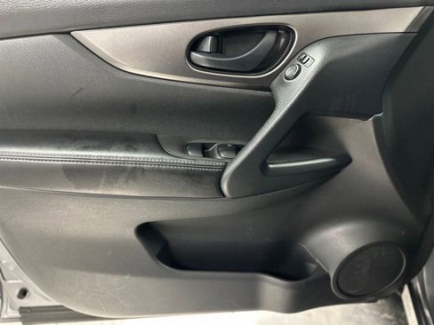 Used 2020 Nissan Rogue Sport S FWD image 15