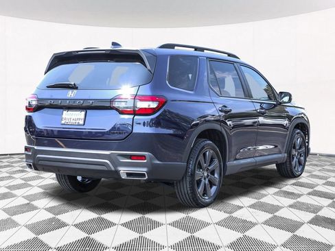 Used 2025 Honda Pilot Sport image 10