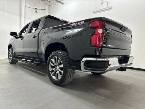 Used 2021 Chevrolet Silverado 1500 LT AWD/4WD image 18