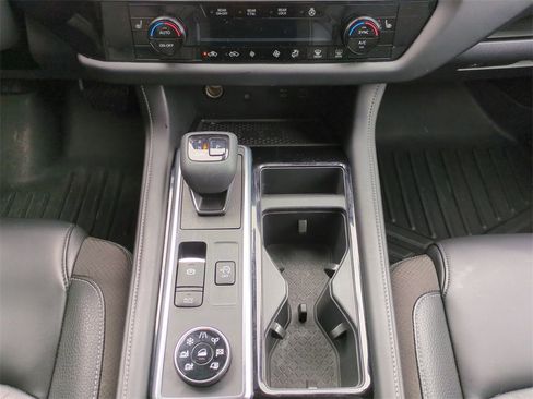 Used 2023 Nissan Pathfinder SL w/ Lighting Package (N92) image 19