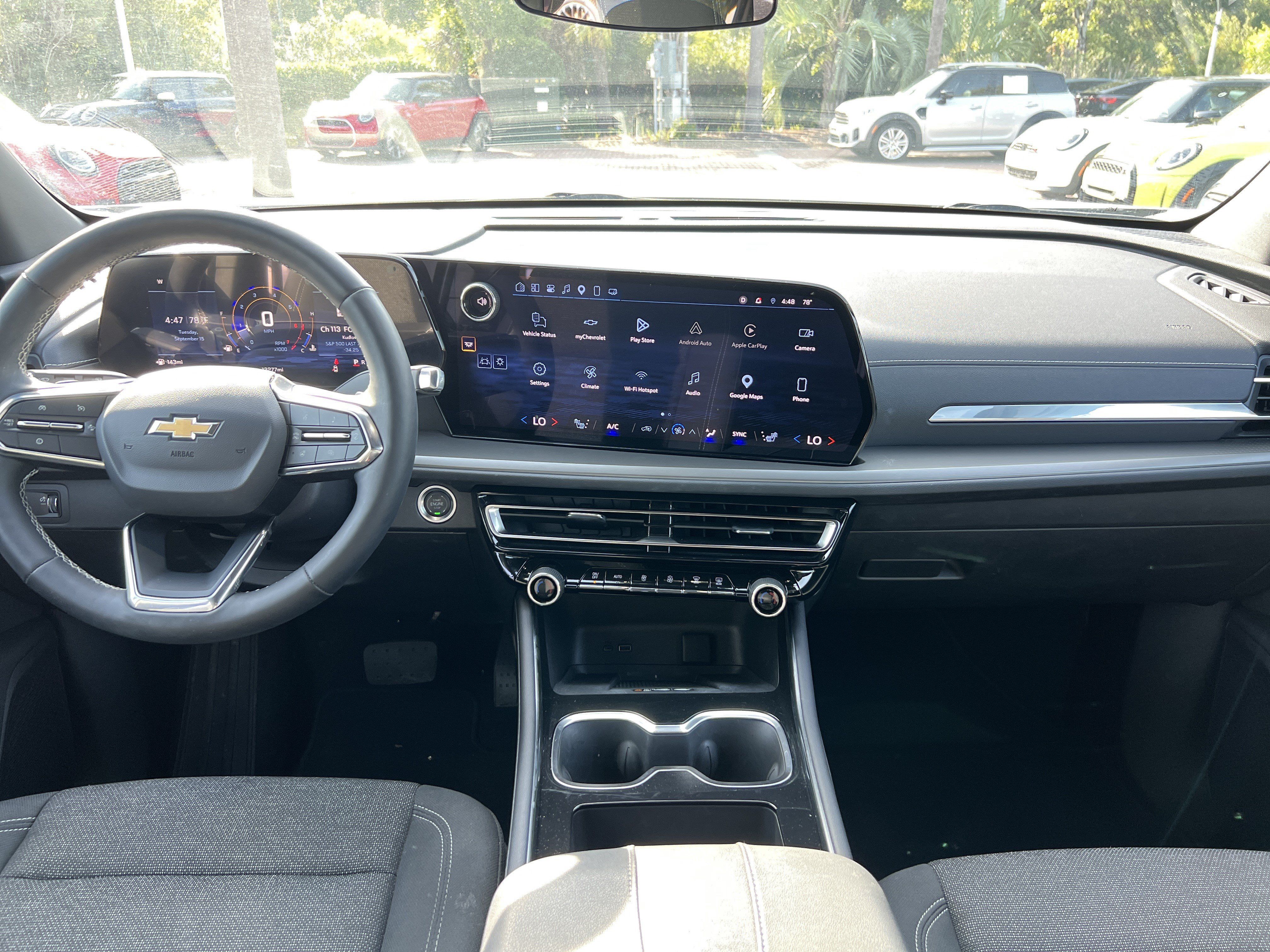 Used 2025 Chevrolet Traverse LT FWD image 28