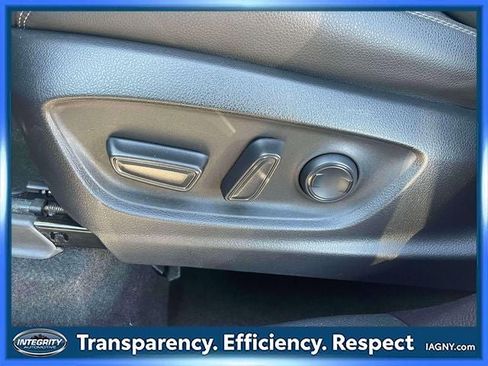 Certified 2023 Toyota Corolla Cross XLE image 18