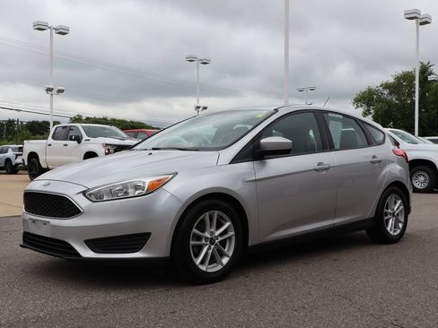 Used 2018 Ford Focus SE FWD image 6