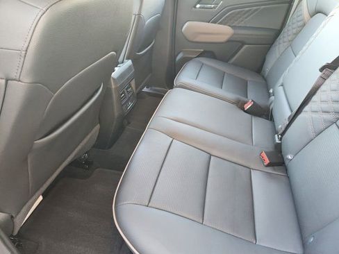 Used 2024 GMC Canyon Denali image 30