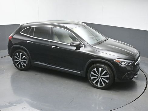 Used 2023 Mercedes-Benz GLA 250 w/ Premium Package image 41