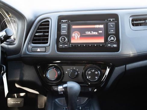 Used 2022 Honda HR-V LX image 24