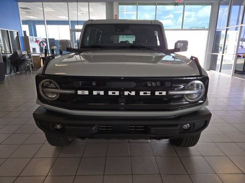 Used 2023 Ford Bronco Outer Banks AWD/4WD image 3