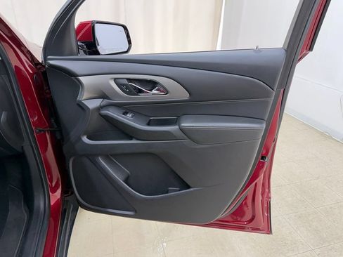 Used 2019 Chevrolet Traverse LT FWD image 10