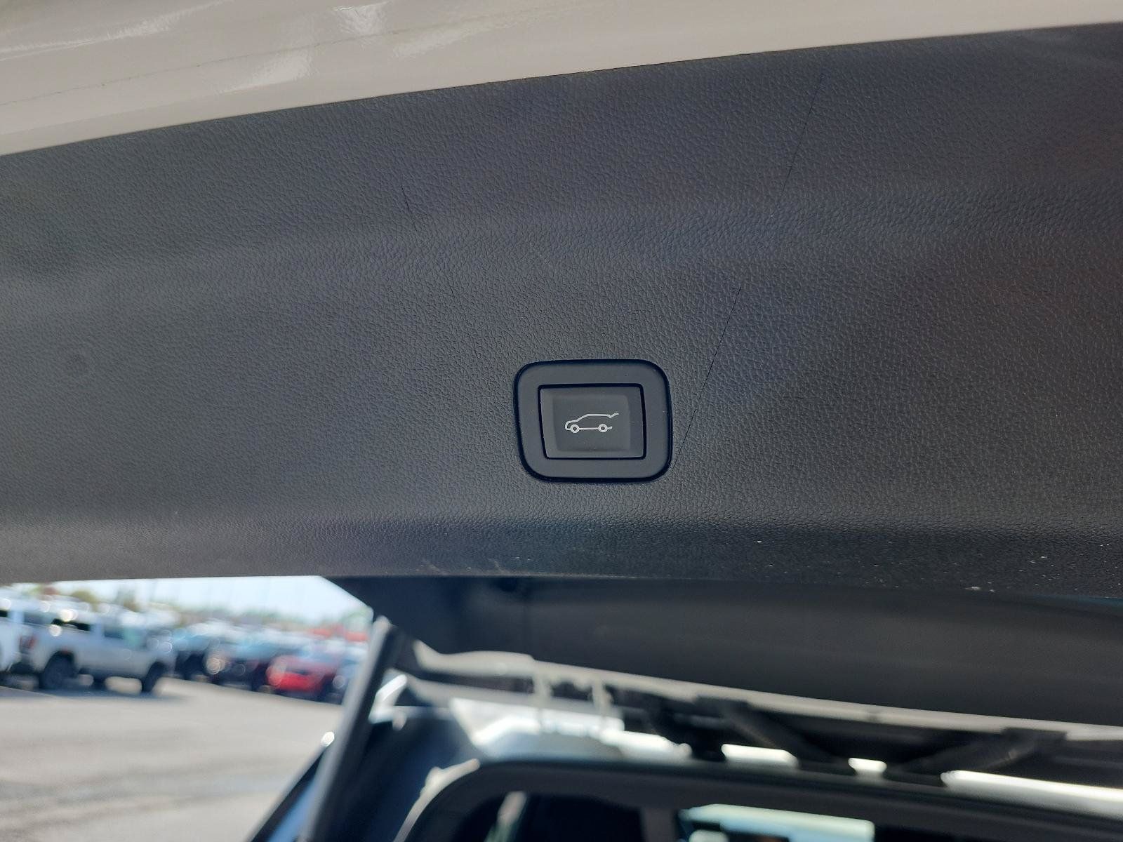 Certified 2025 GMC Yukon Denali Ultimate AWD/4WD image 13