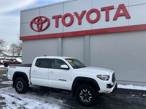 Certified 2023 Toyota Tacoma TRD Off-Road image 1