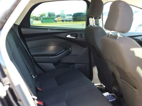 Used 2017 Ford Focus SEL w/ Cold Weather Package FWD image 37