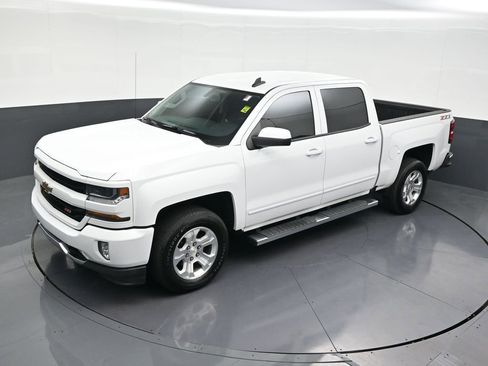 Used 2018 Chevrolet Silverado 1500 LT w/ All Star Edition image 15