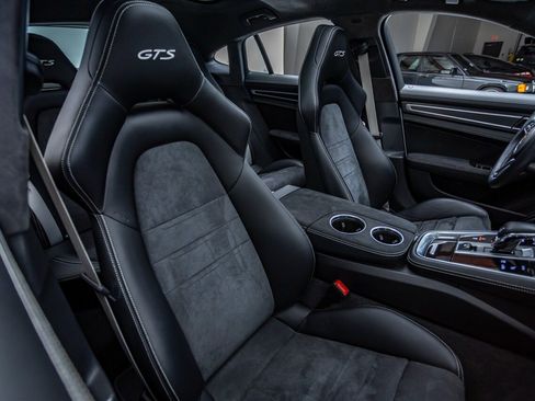 Used 2020 Porsche Panamera GTS image 25