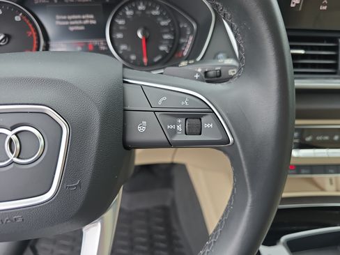 Used 2023 Audi Q5 2.0T Premium w/ Convenience Package AWD/4WD image 18