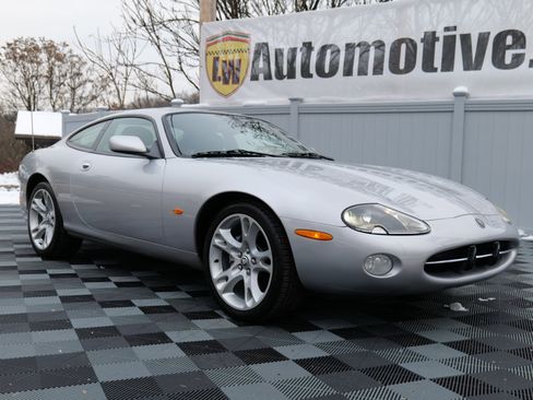 Used 2004 Jaguar XK8 Coupe image 60