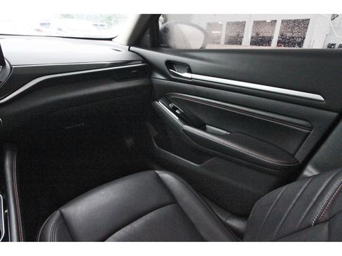 Certified 2023 Nissan Altima 2.0 SR FWD image 13