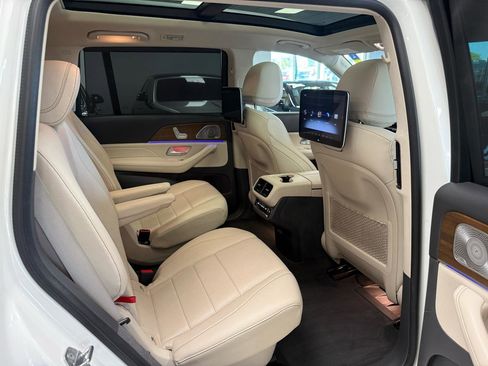 Used 2020 Mercedes-Benz GLS 450 4MATIC image 27