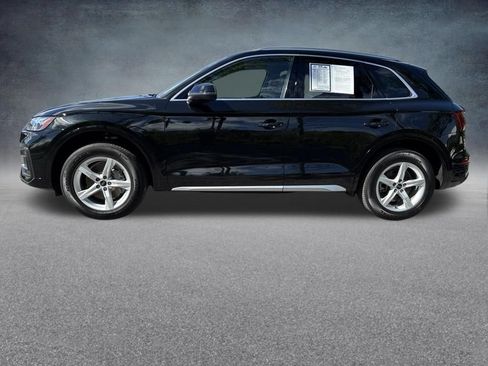Used 2023 Audi Q5 2.0T Premium w/ Convenience Package AWD/4WD image 2