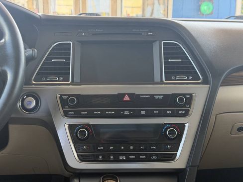 Used 2017 Hyundai Sonata Limited w/ Ultimate Package 02 FWD image 18