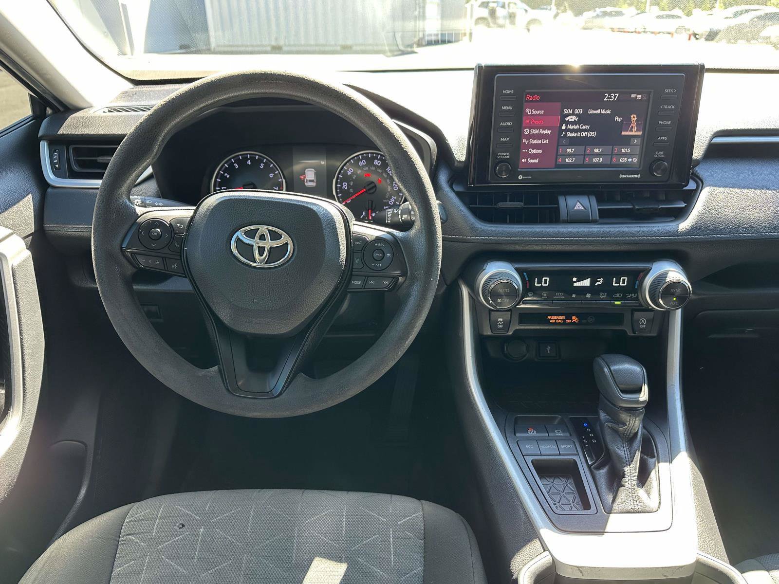 Used 2022 Toyota RAV4 XLE FWD image 10