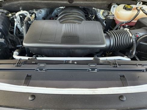 Used 2024 GMC Yukon Denali RWD image 32