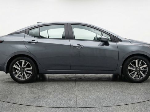 Used 2025 Nissan Versa SV image 8