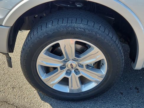 Used 2019 Ford F150 Platinum w/ Equipment Group 701A Luxury AWD/4WD image 6