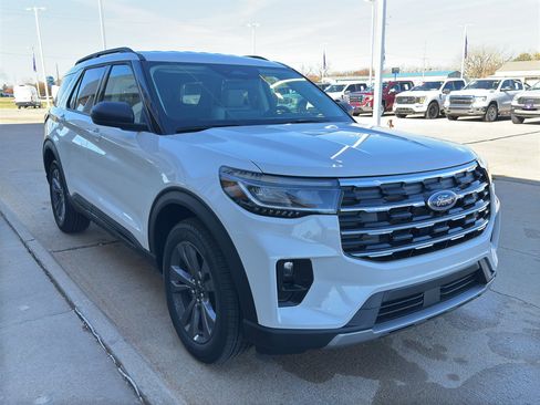 New 2026 Ford Explorer Active image 2
