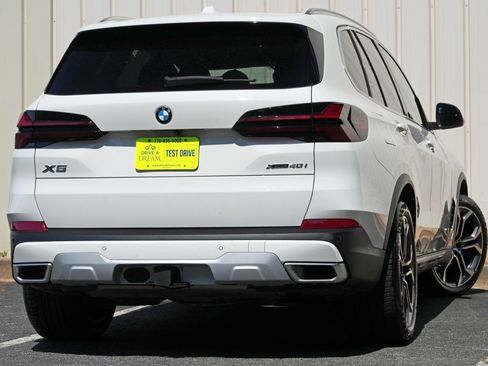 Used 2024 BMW X5 xDrive40i w/ Parking Assistance Package AWD/4WD image 5
