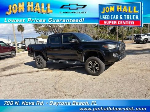 Used 2019 Toyota Tacoma TRD Sport image 17
