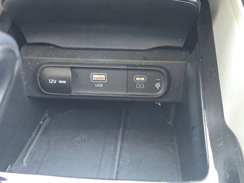 Used 2025 Kia Telluride S FWD image 35