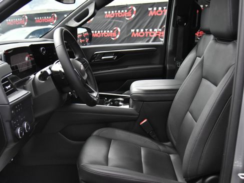 Used 2025 Chevrolet Tahoe LT image 17