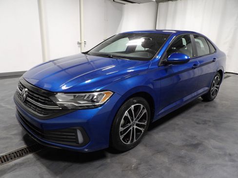 Used 2024 Volkswagen Jetta Sport FWD image 4