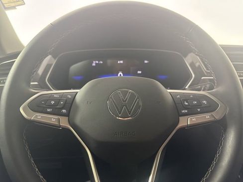 Certified 2024 Volkswagen Tiguan SE image 19