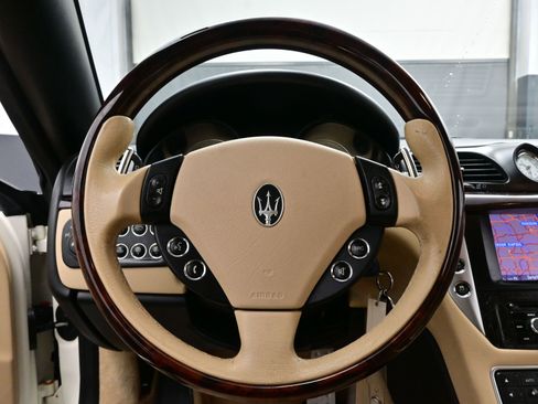 Used 2013 Maserati GranTurismo Sport image 16