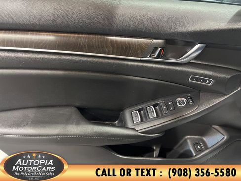 Used 2019 Honda Accord Touring image 18