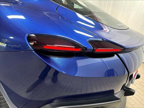 Used 2022 Ferrari Roma RWD image 33