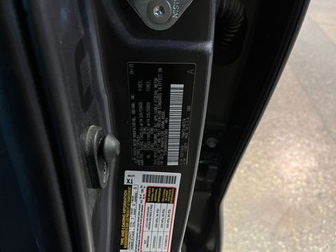 Used 2025 Toyota Highlander XSE AWD/4WD image 32