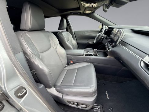 Used 2025 Lexus RX 350 Premium w/ Accessory Package (Z1) FWD image 16