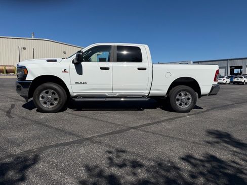 Used 2024 RAM 2500 Big Horn AWD/4WD image 9
