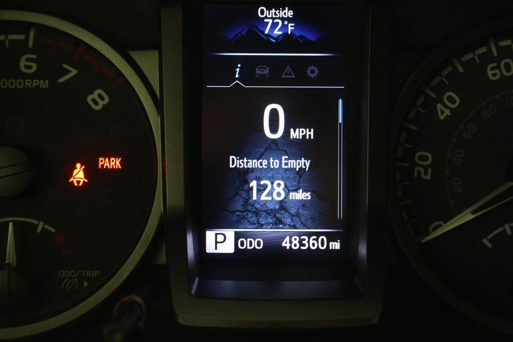 Used 2022 Toyota Tacoma TRD Off-Road w/ Technology Package AWD/4WD image 17